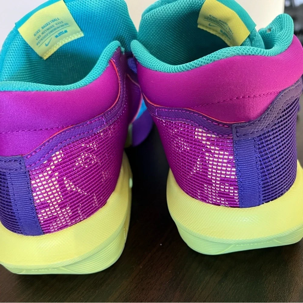 Nike ACG Purple and Teal Sneakers - Picture 4 of 8
